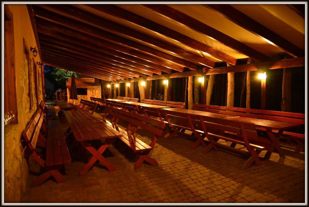 Bed and Breakfast Lesny Zakatek Смардзевице Экстерьер фото